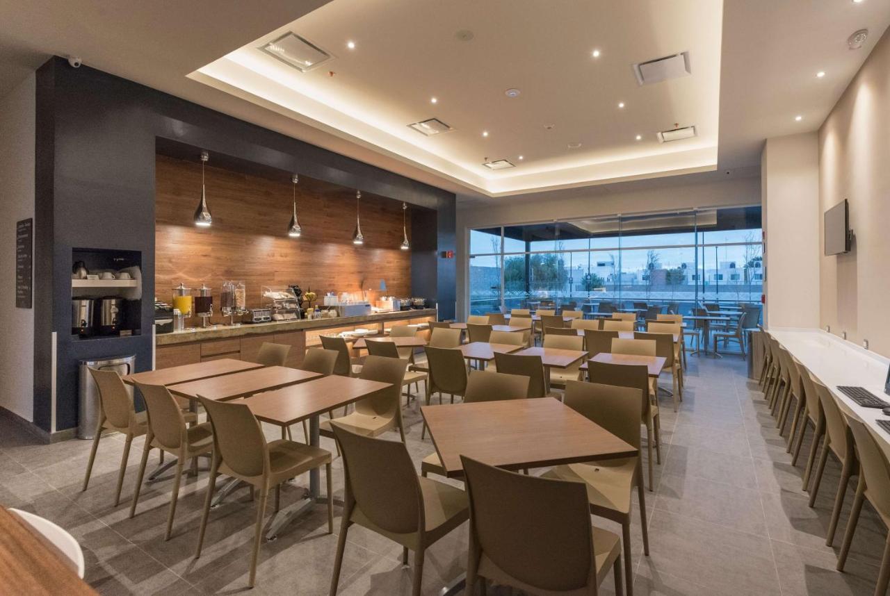 Microtel Inn & Suites By Wyndham Guadalajara Sur Palomar Luaran gambar