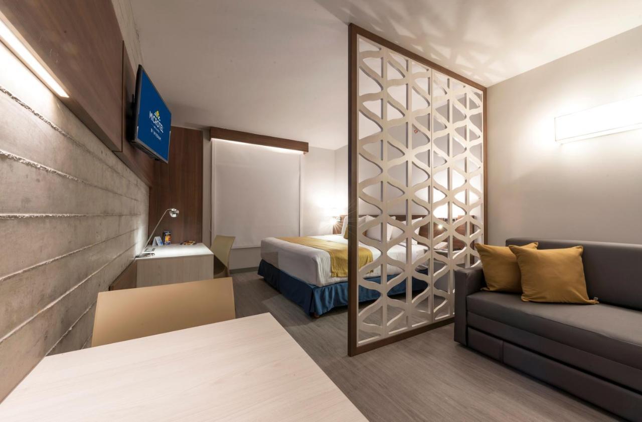 Microtel Inn & Suites By Wyndham Guadalajara Sur Palomar Luaran gambar